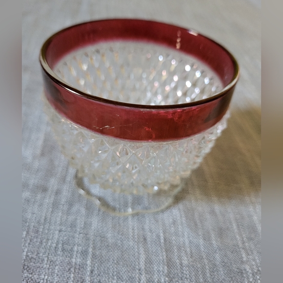 🎄Vintage red ruby Diamond cut Indiana glass dish and with cream and sugar bowl - Picture 12 of 13